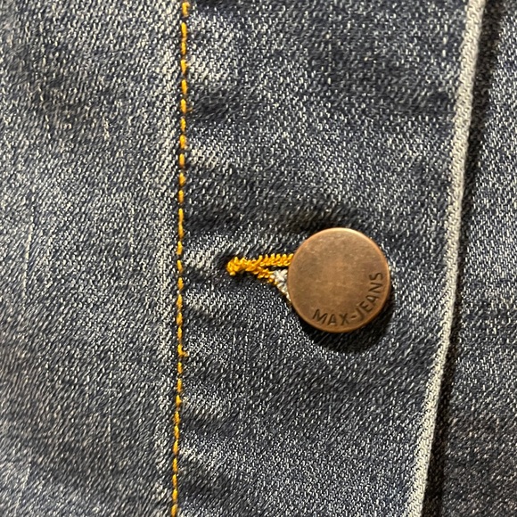 Max Jeans Blue Distressed Stretchy Denim Jacket with Floral Embroidery - Picture 4 of 11